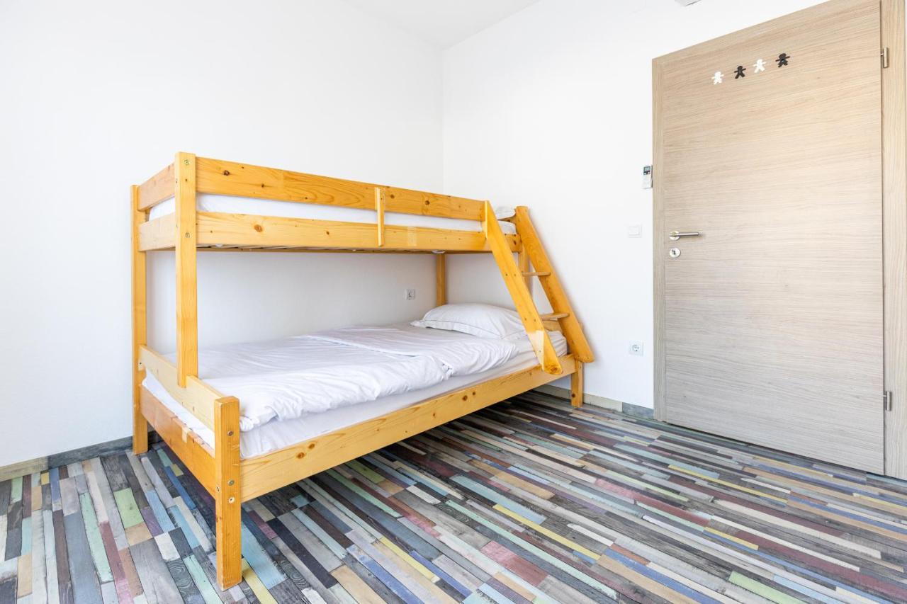 Spacious 2-Bedroom Apartment With Terrace And Parking Cavtat Exterior photo