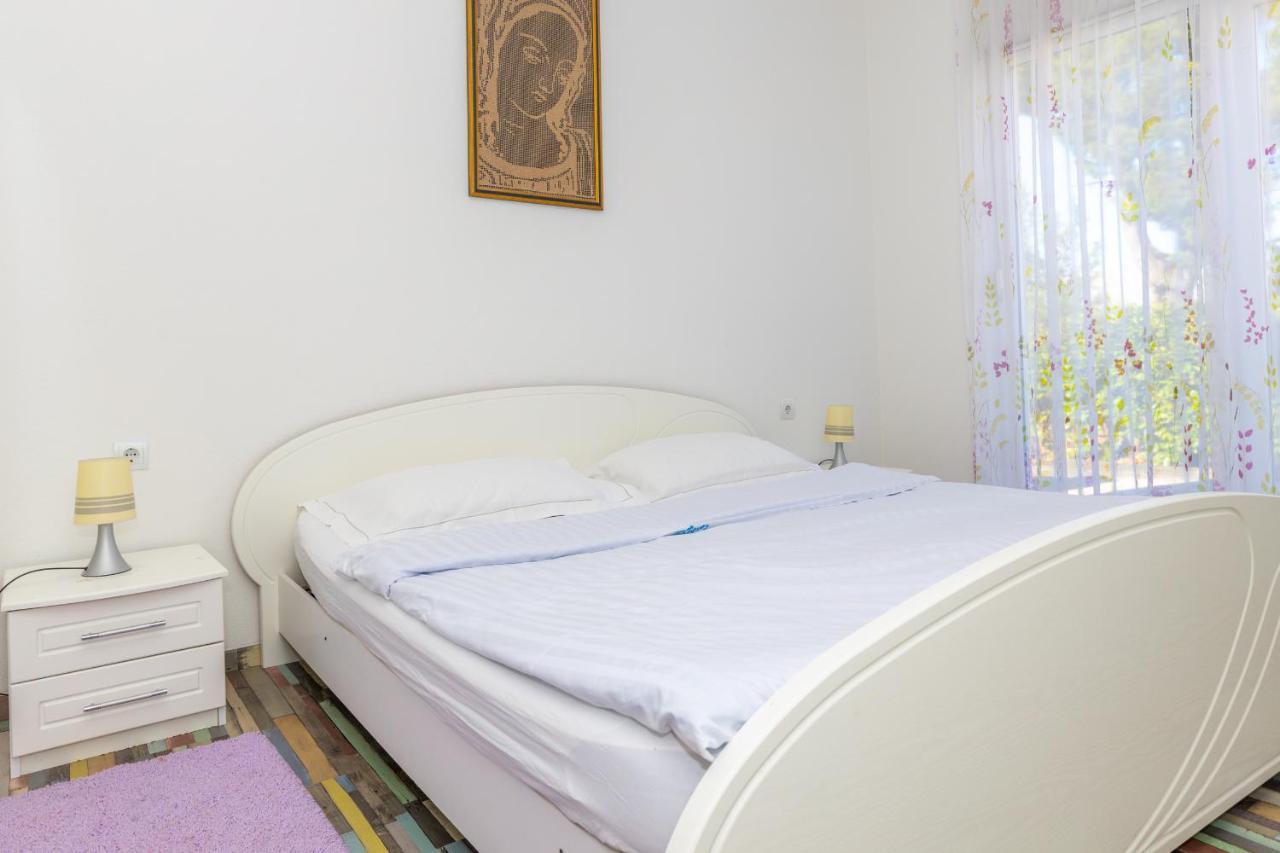 Spacious 2-Bedroom Apartment With Terrace And Parking Cavtat Exterior photo