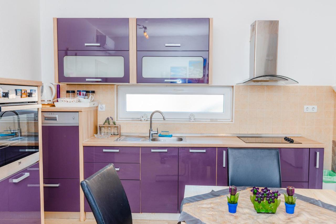 Spacious 2-Bedroom Apartment With Terrace And Parking Cavtat Exterior photo