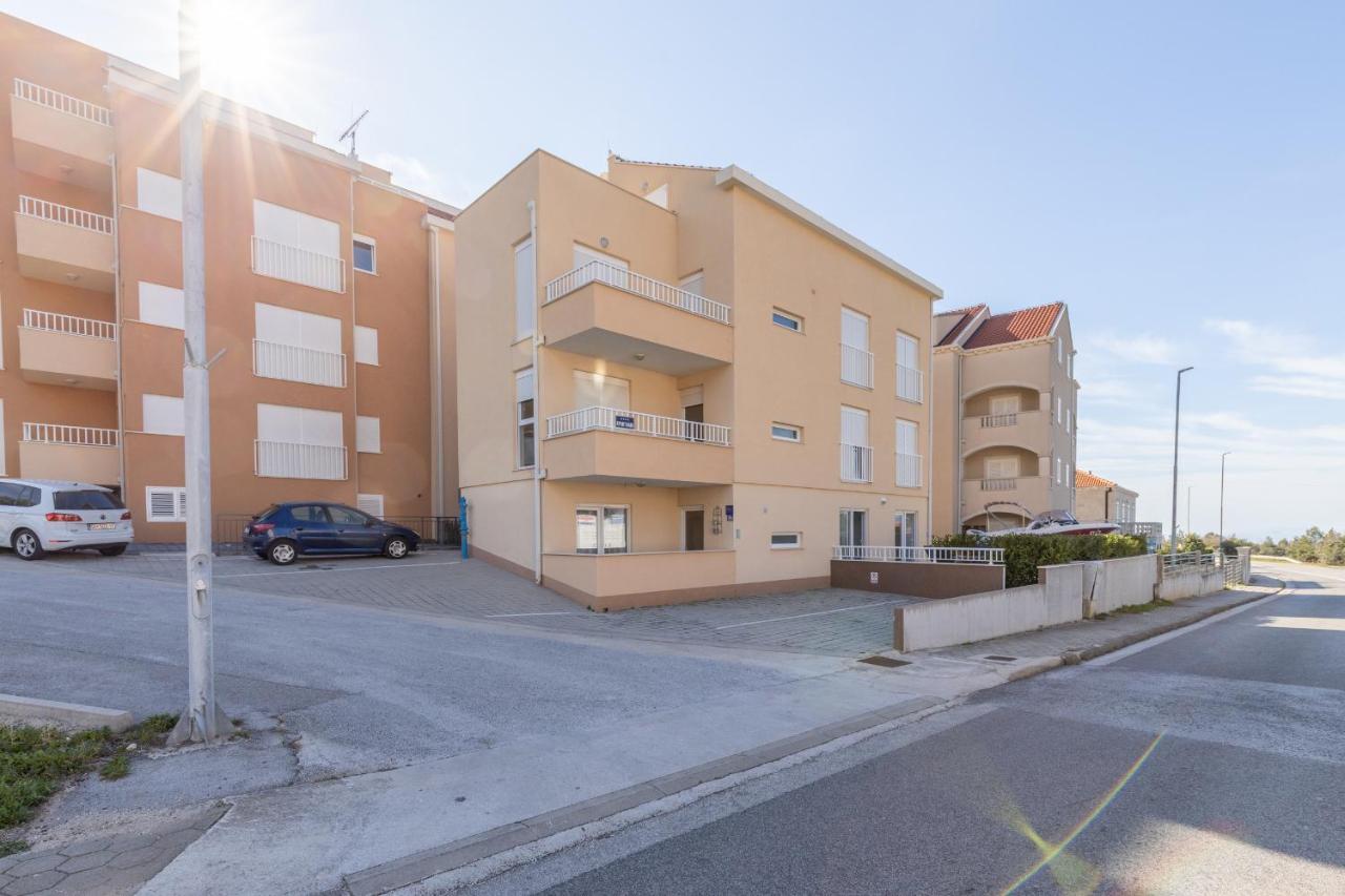 Spacious 2-Bedroom Apartment With Terrace And Parking Cavtat Exterior photo