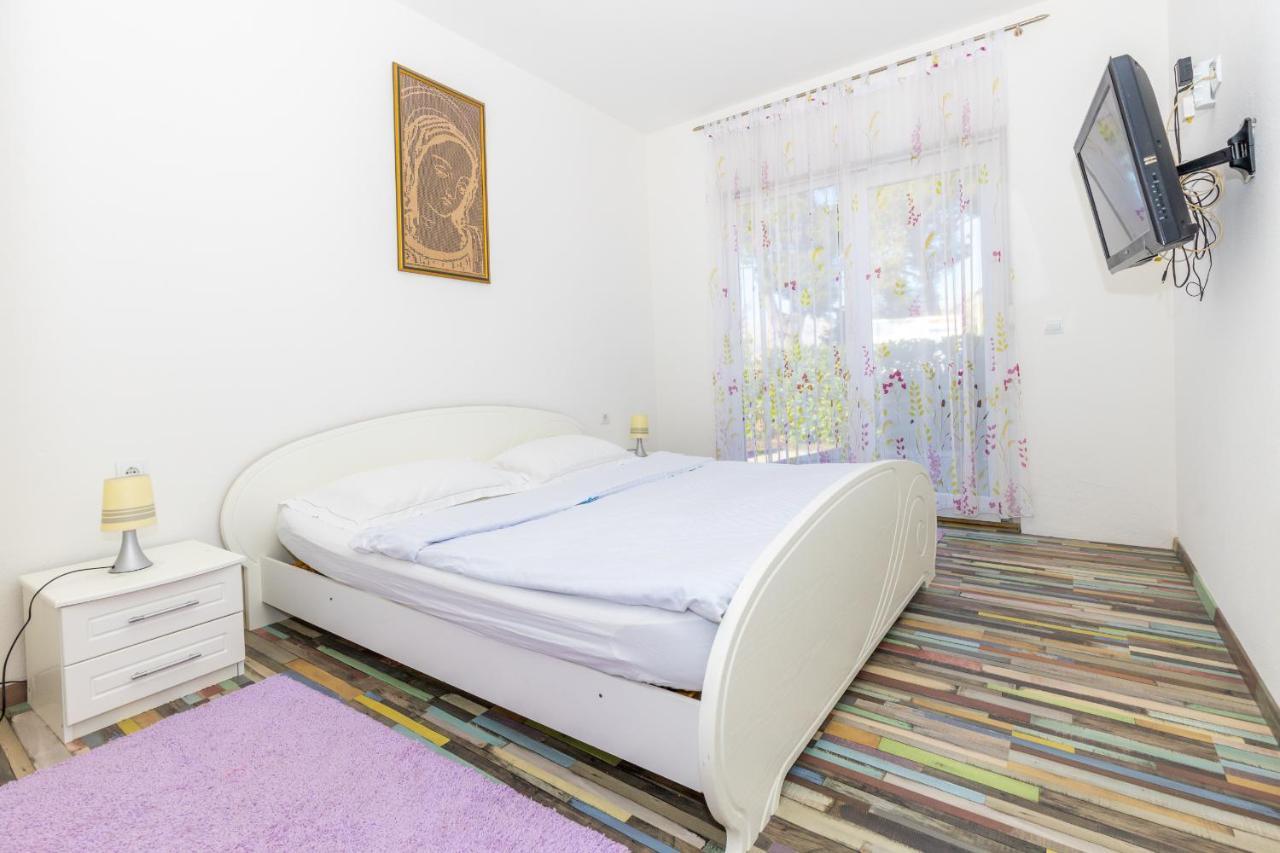 Spacious 2-Bedroom Apartment With Terrace And Parking Cavtat Exterior photo